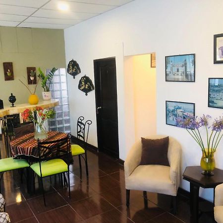 Hostal Villa 97 Гуаякуил Екстериор снимка