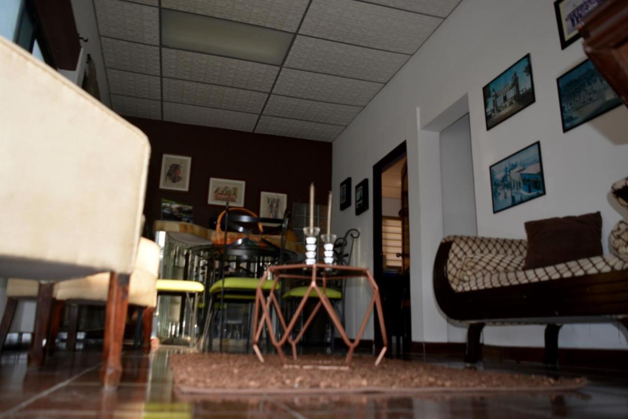 Hostal Villa 97 Гуаякуил Екстериор снимка