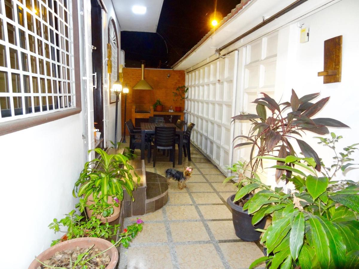Hostal Villa 97 Гуаякуил Екстериор снимка
